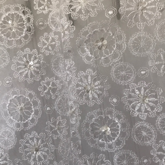 Contemporary A-line wedding dress - Picture 6 of 7